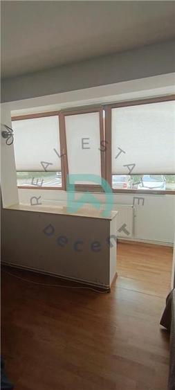 Apartament cu 3 camere decomandat în Astra