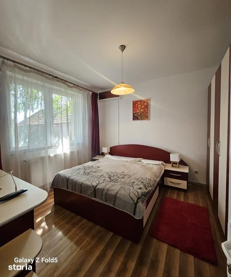 Casă cu 4 camere semidecomandat cu Teren 640 Mp în Sântandrei