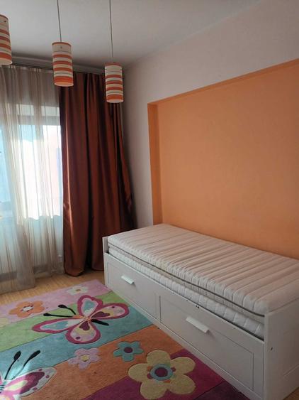 Apartament cu 3 camere decomandat în Cug