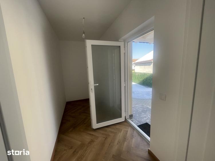 Casă cu 3 camere cu Teren 454 Mp în Calea Poplăcii