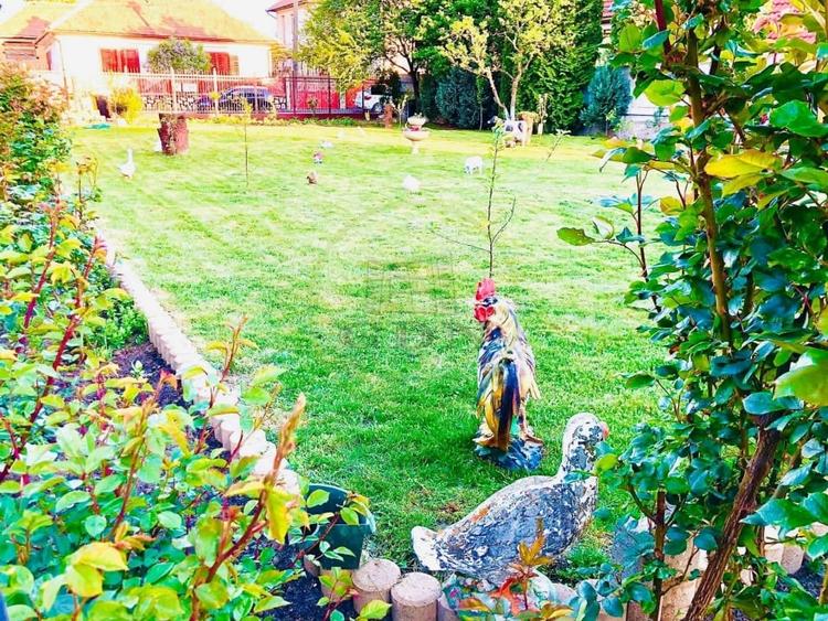 Casă individuală cu 3 camere cu Canalizare în Calea Poplăcii