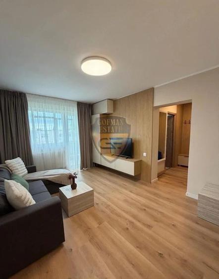 Apartament cu 2 camere semidecomandat, mobilat în City Park Mall