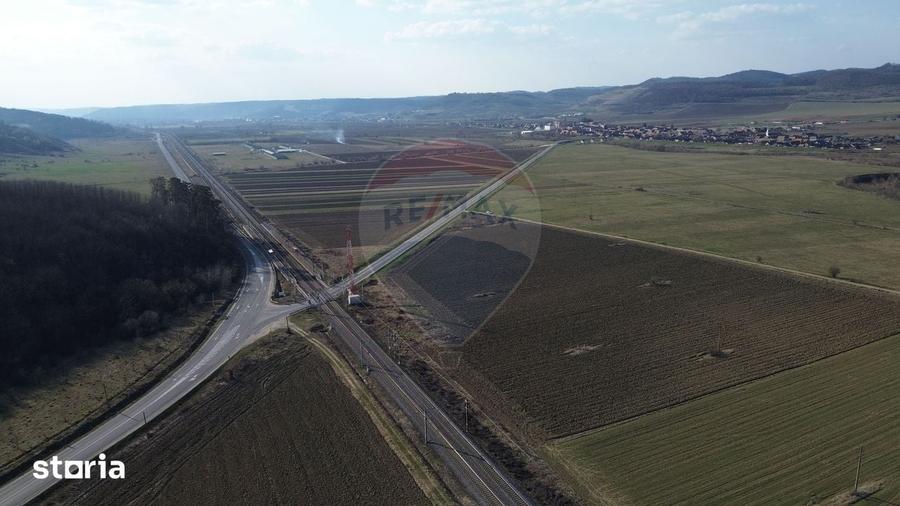 Teren de 19319 mp, în Laslea