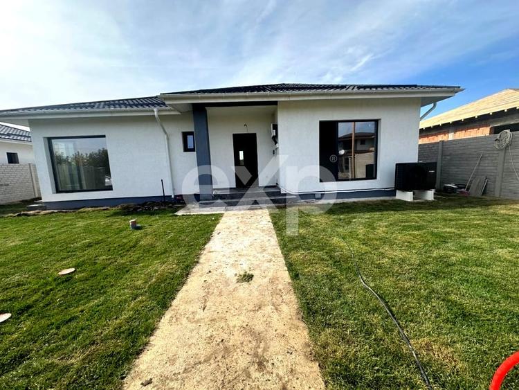 Casă individuală cu 4 camere cu Teren 400 Mp în Țegheș