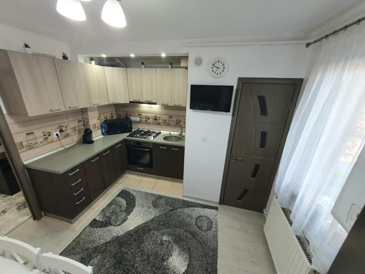 Vand apartament cu 2 camere etajul1 in cartierul Unirii - 5