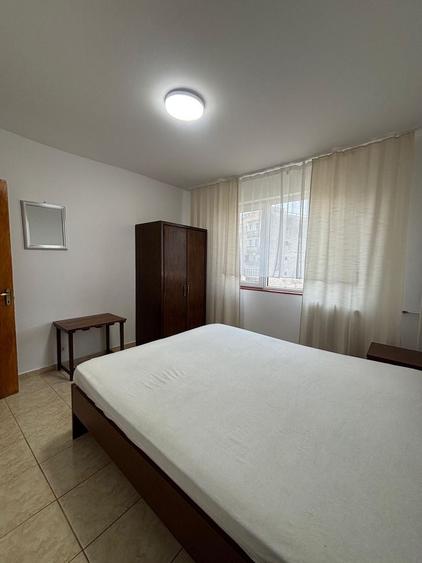 Apartament cu 3 camere în Dristor