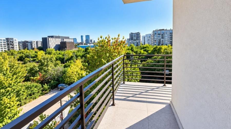 Apartament cu 3 camere decomandat în Băneasa