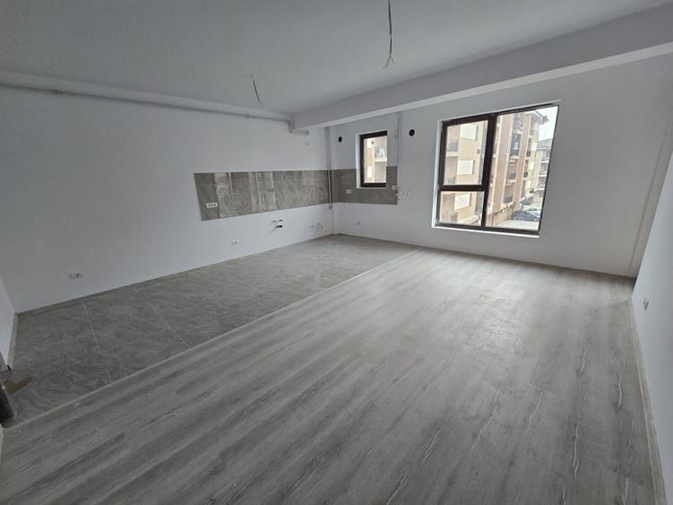 Apartament cu 2 camere decomandat în Girocului