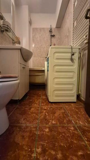 Garsonieră decomandată în Central