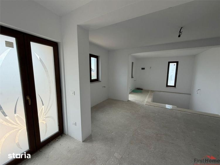 Casă cu 5 camere cu Teren 674 Mp în Vânători