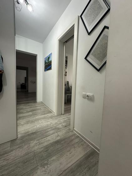 Apartament cu 3 camere semidecomandat, mobilat în Hipodrom