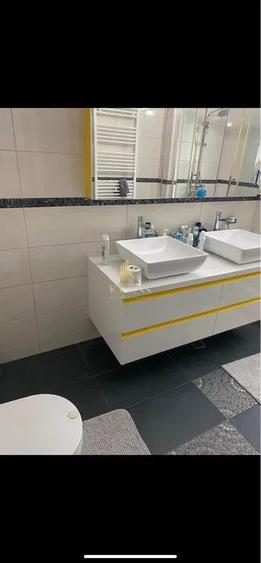 Casă individuală cu 4 camere cu Canalizare în Tunari