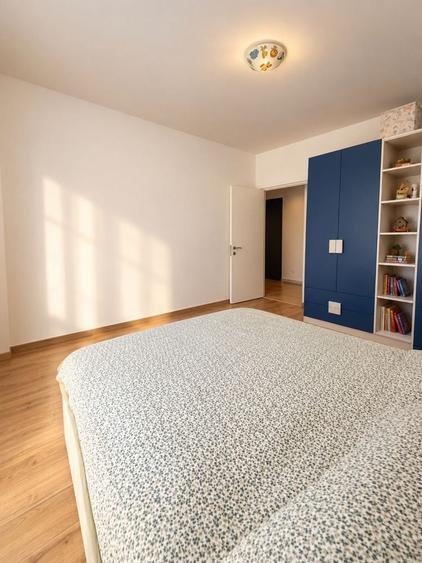 Apartament cu 3 camere decomandat în Exterior Vest