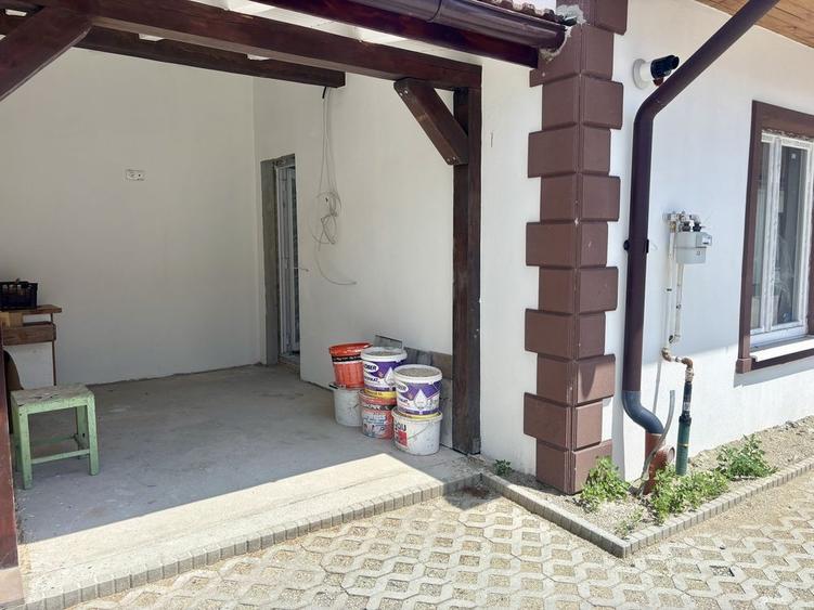 Apartament cu 3 camere decomandat în Lazaret