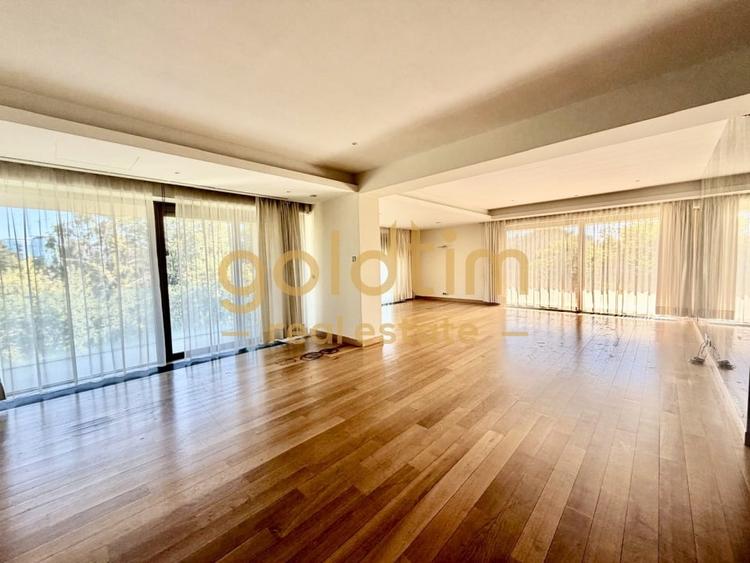 Apartament cu 5 camere decomandat, mobilat în Primăverii