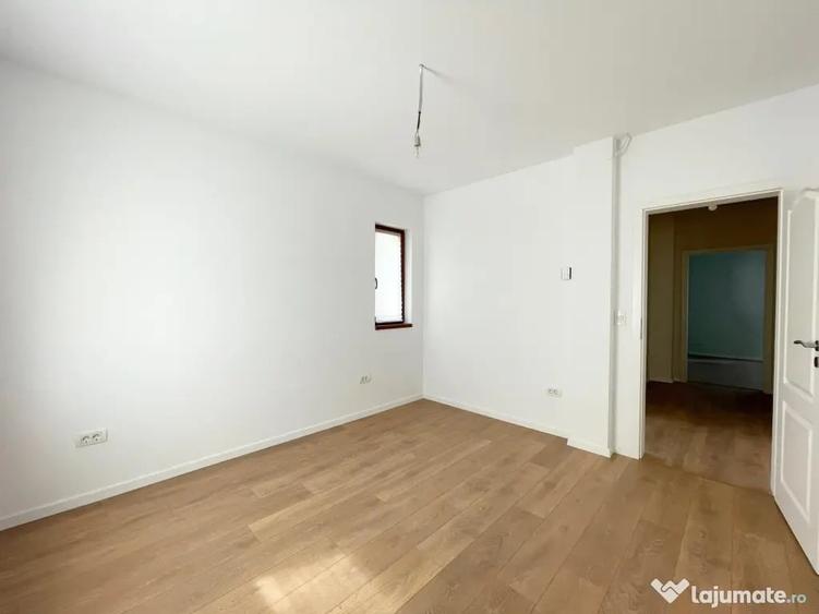 Casă cu 4 camere cu Teren 313 Mp în Moșnița Nouă