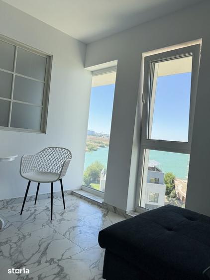 Apartament cu 2 camere decomandat în Carrefour