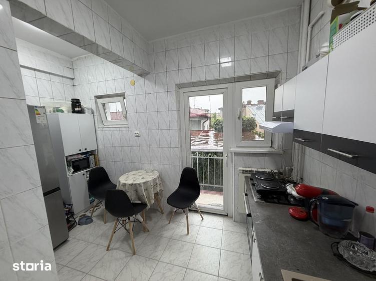 Apartament cu 3 camere semidecomandat în Gara de Nord