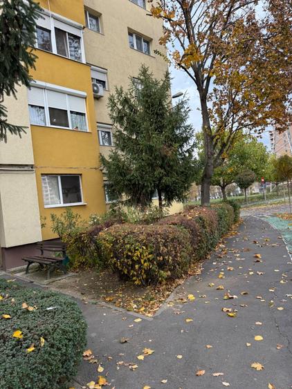 Apartament cu 3 camere decomandat în Soarelui