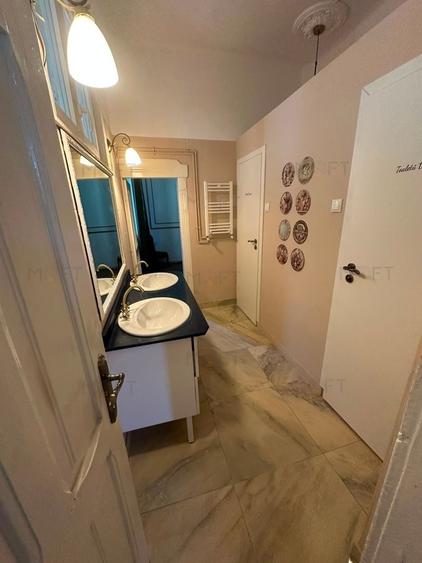 Apartament cu 6 camere decomandat în Tineretului