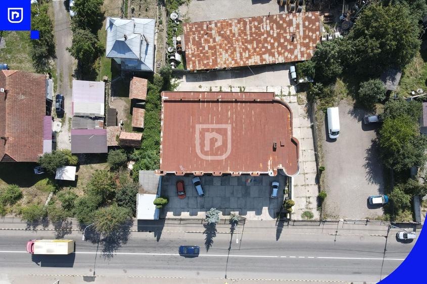 Spațiu comercial, de 1,000 mp, în Central