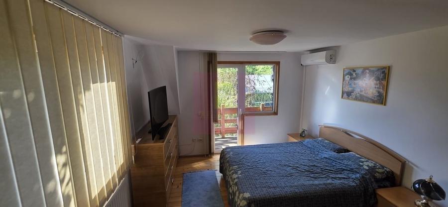 Casă cu 4 camere în Central