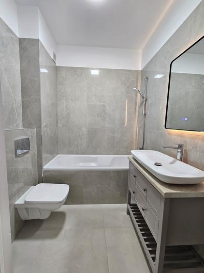 Apartament cu 3 camere decomandat în Lujerului