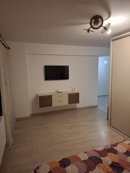 Garsonieră decomandată în Central