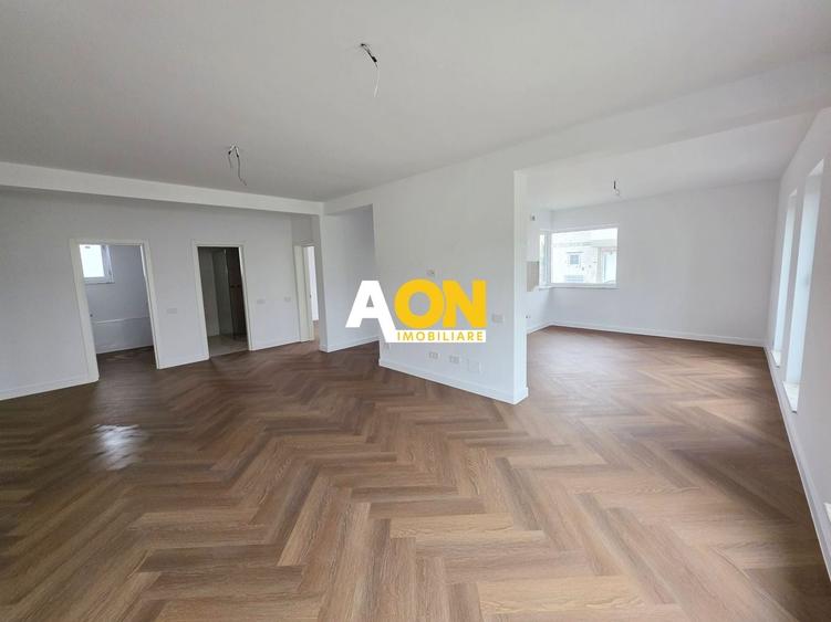 Casă individuală cu 4 camere cu Canalizare în Cetate
