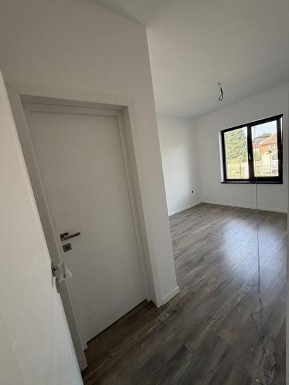 Casă cu 3 camere în Albina