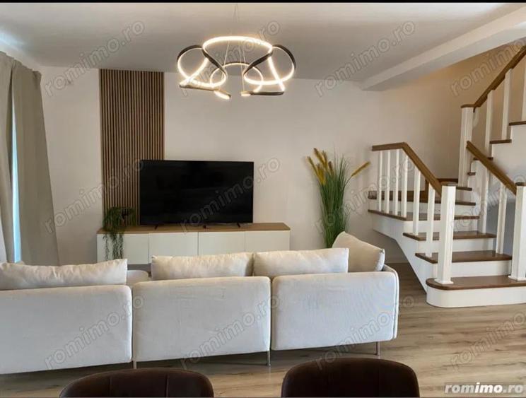 Casă cu 4 camere cu Teren 300 Mp în Dumbrăvița