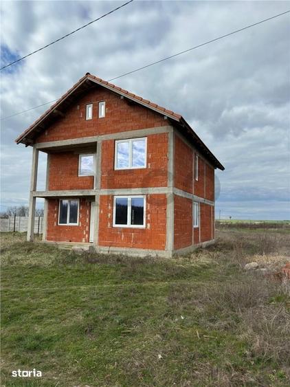 Casă cu 5 camere cu Teren 852 Mp în Nojorid