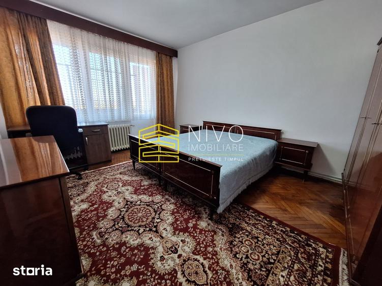 Apartament cu 2 camere decomandat în 22 Decembrie 1989