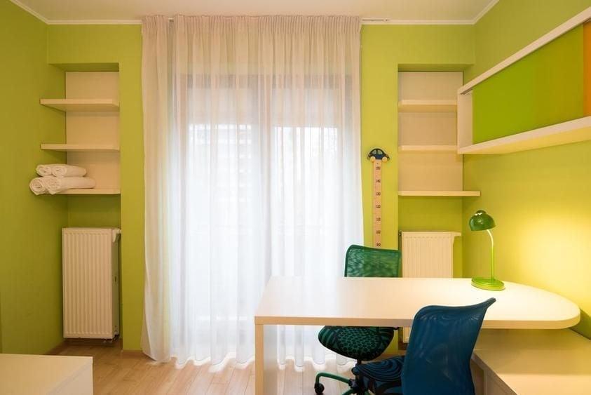 Apartament cu 4 camere decomandat, mobilat în Ștefan cel Mare