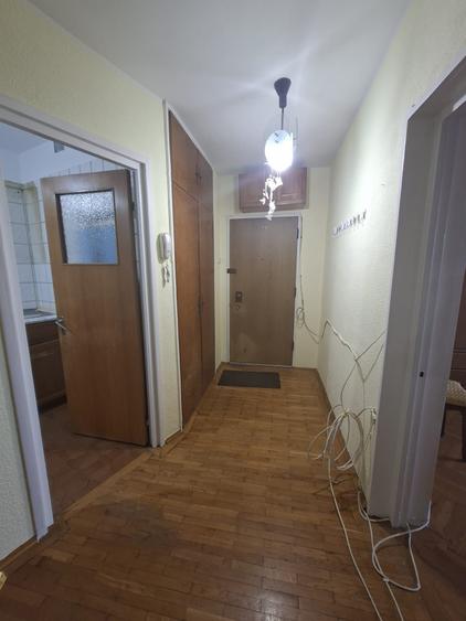 Apartament cu 4 camere decomandat în Colentina