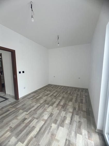 Duplex cu 4 camere cu Canalizare în Freidorf