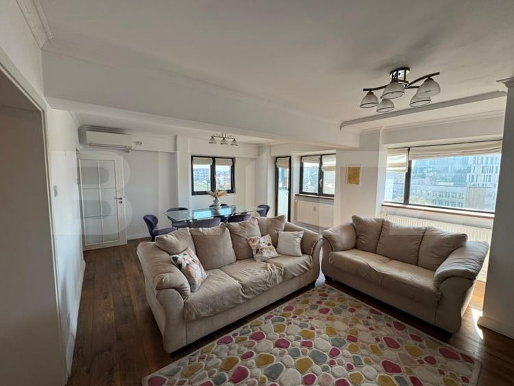 Apartament cu 4 camere decomandat, mobilat în Ultracentral