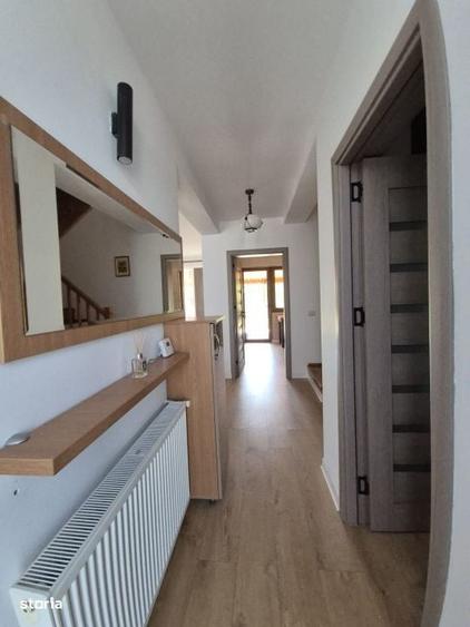 Casă cu 4 camere în Păulești