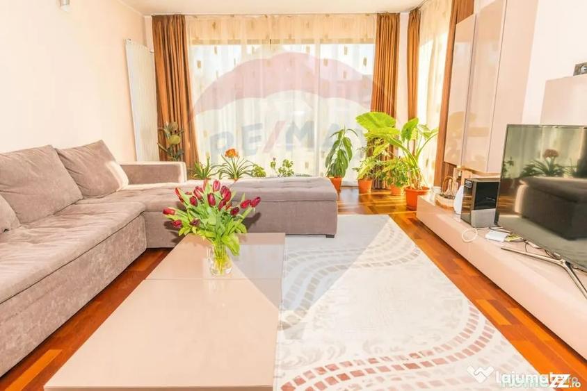 Casă cu 7 camere cu Teren 1071 Mp în Central