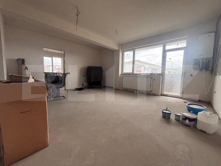 Apartament 3 camere, 2 bai, 64 mp, parcare, intermediar, zona Terra - 1