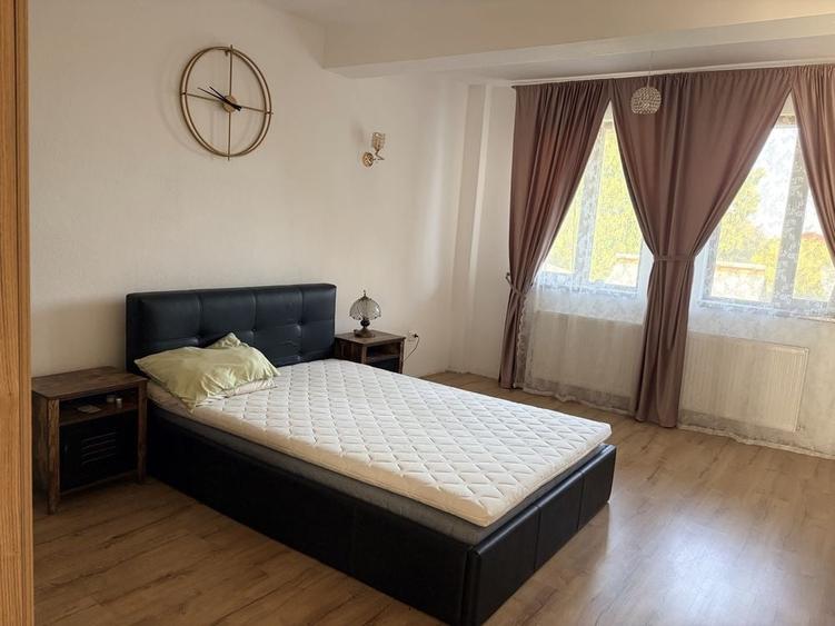 Casă cu 4 camere cu Teren 1000 Mp în Dragomirești-Deal