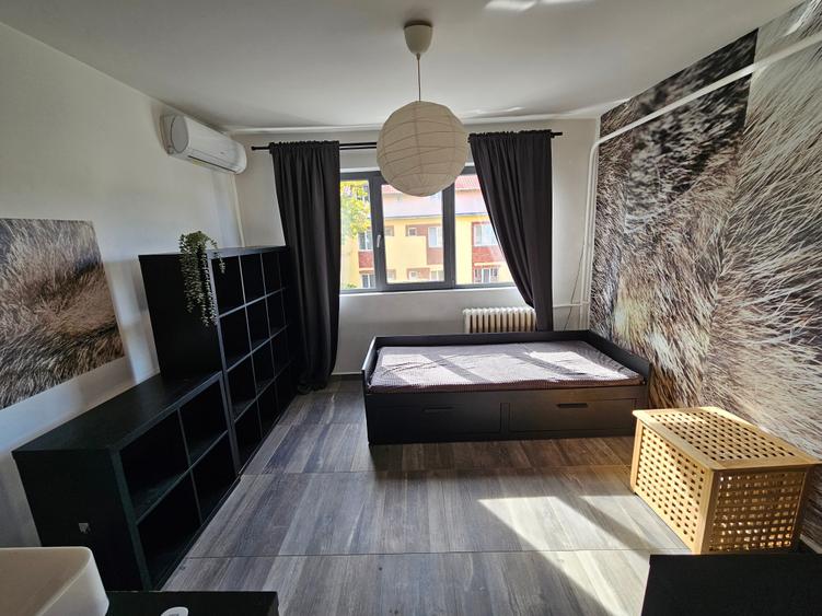 Garsonieră decomandată în Complex Studențesc