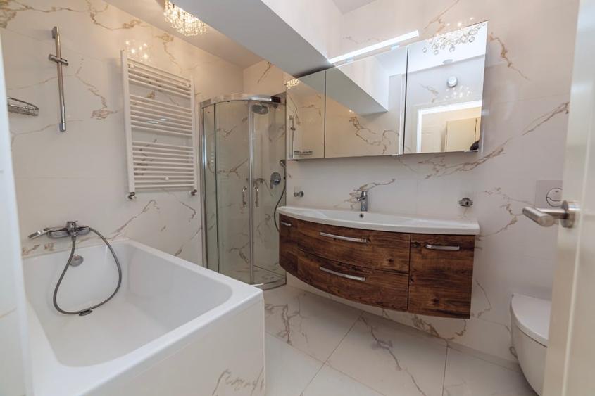 Apartament cu 4 camere, mobilat în Unirii