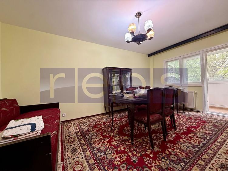 Apartament cu 3 camere decomandat, mobilat în Ozana