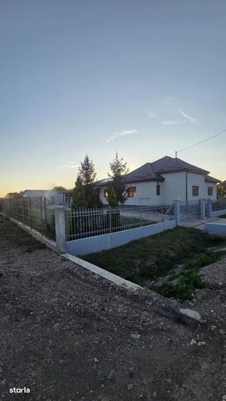 Casă cu 4 camere în Amați
