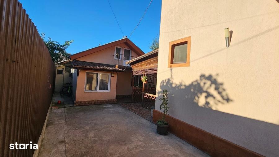 Casă cu 5 camere cu Teren 606 Mp în Valu lui Traian