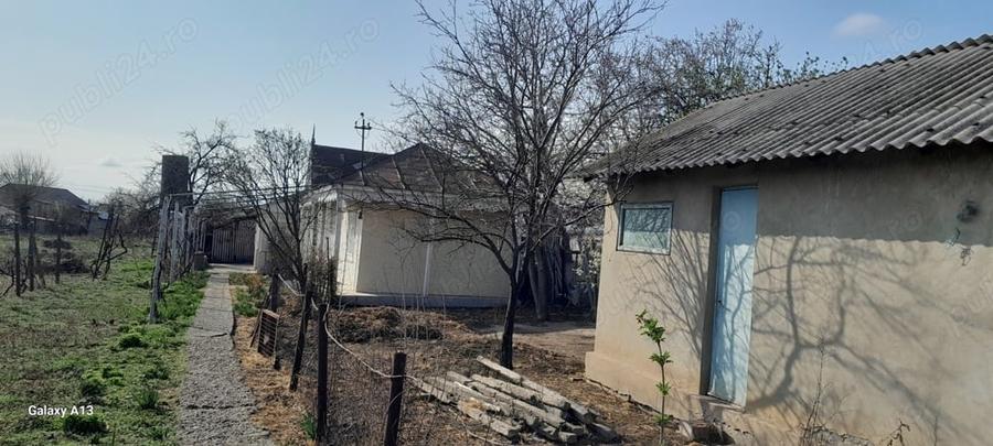 Casă cu 4 camere cu Teren 1934 Mp în Piscu