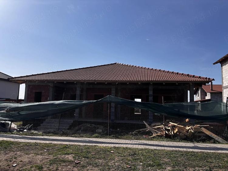 Casă cu Teren 650 Mp în Giarmata