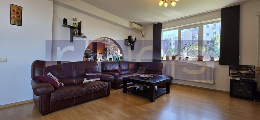 Apartament cu 4 camere în Dristor