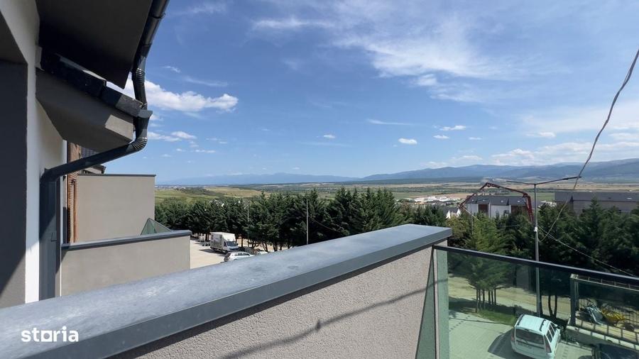 Apartament cu 3 camere decomandat în Cristian